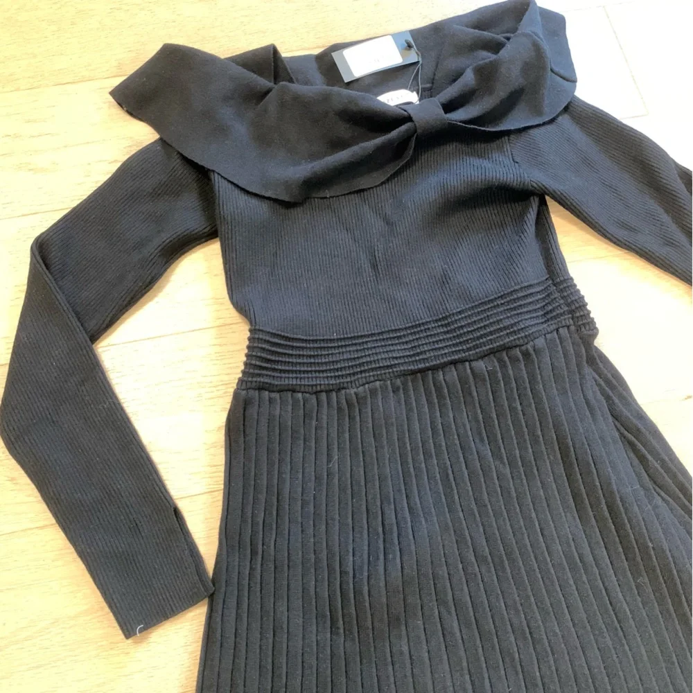 ‼️3/$30‼️ Knit A Line Dress with Bow Detail - Picture 2 of 5